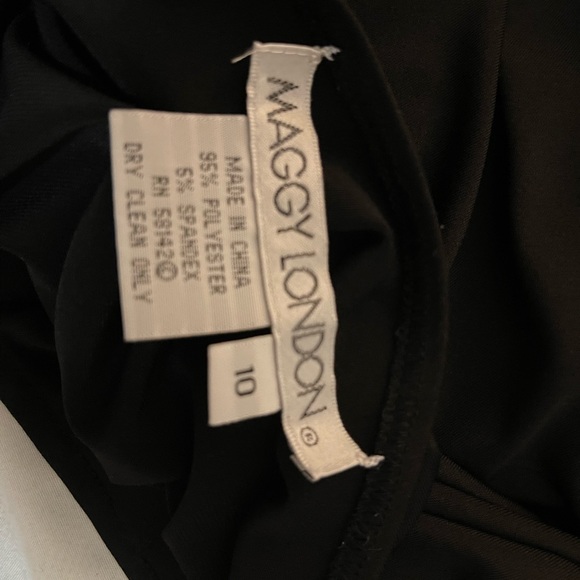 Black dress - Picture 3 of 3